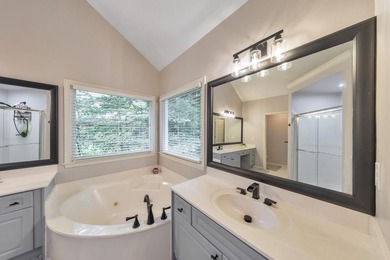 Welcome home to this beautifully maintained 5 bedroom, 3.5 - photo 28