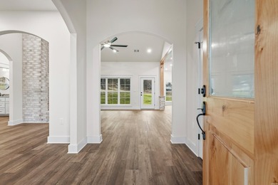 Brand new construction on 1.53 acres with Lake Hamilton access - photo 3