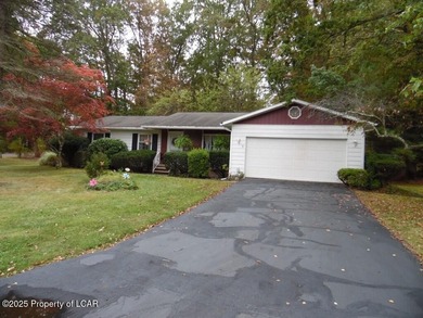 Laurel Lakes Home For Sale in Mountain Top Pennsylvania