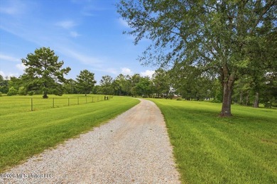 Escape to peaceful country living with this beautiful 5BR/3BA - photo 9