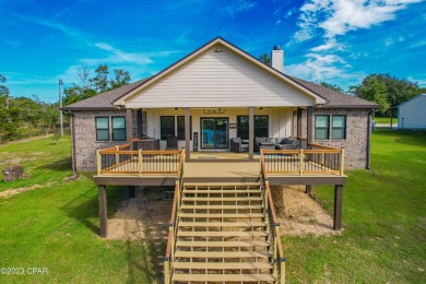 Woody Pond Home For Sale in Chipley Florida