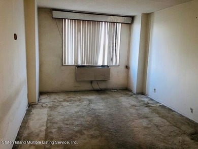 This bright & sunny 1 bedroom Co-Op is in a luxury building w/ - photo 3