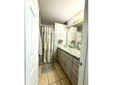 Beautiful 4 Bedroom, 2 bath home with exceptional outdoor living - photo 16