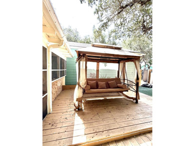 Beautiful 4 Bedroom, 2 bath home with exceptional outdoor living - photo 27