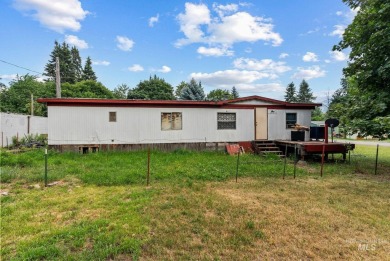 Lake Home Sale Pending in Clark Fork, Idaho