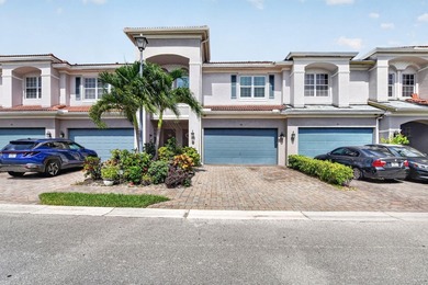 Welcome to this beautifully maintained 3-bedroom, 2.5-bath - photo 1