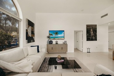 Updated 2BR/2BA corner residence with high ceilings, bright open - photo 3