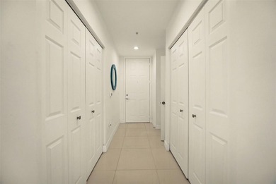 Updated 2BR/2BA corner residence with high ceilings, bright open - photo 8