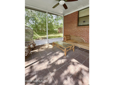 Move in ready!!! A very well maintained & clean all brick mid - photo 5