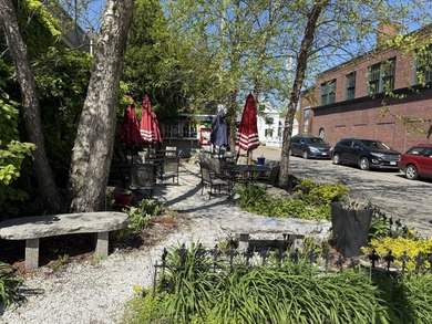 This downtown parcel currently houses a take out stand ready for - photo 3
