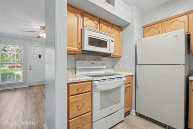LOCATION LOCATION LOCATION! Move-in ready condo in the heart of - photo 8