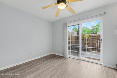 LOCATION LOCATION LOCATION! Move-in ready condo in the heart of - photo 10
