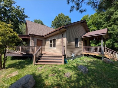 (private lake, pond, creek) Home Sale Pending in Newton Falls Ohio