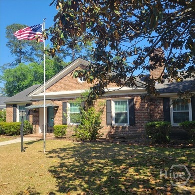 This Savannah Classic Beauty is an All-American Home in the - photo 4