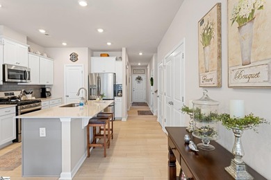 Great Greer location in Blue Ridge Cottages, right off Lake - photo 13