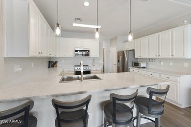 Move right into this beautifully maintained, fully furnished - photo 6