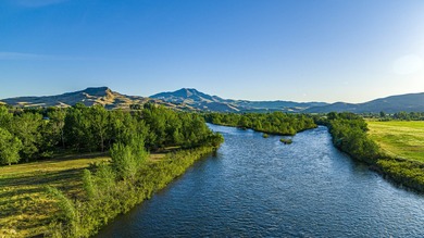 Black Canyon Reservoir Home For Sale in Emmett Idaho