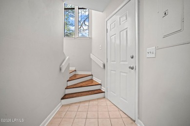 This villa has a bright, refreshed, move-in-ready feel with NEW - photo 15