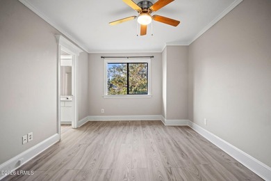 This villa has a bright, refreshed, move-in-ready feel with NEW - photo 17