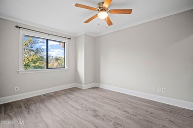 This villa has a bright, refreshed, move-in-ready feel with NEW - photo 21