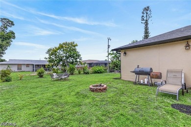NO FLOOD ZONE!!! Beautiful 3 BD 2 BA with Spacious Layout and - photo 25
