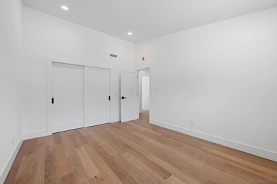Just blocks from the sparkling shoreline of Mission Bay, this - photo 29