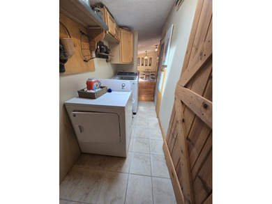 Check out this fully remodeled 3-bed, 2-bath home with a heated - photo 32