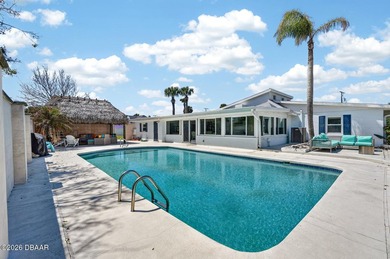 Welcome to your coastal retreat just steps from the ocean! Rare - photo 33