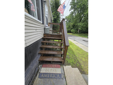 Check out this fully remodeled 3-bed, 2-bath home with a heated - photo 33