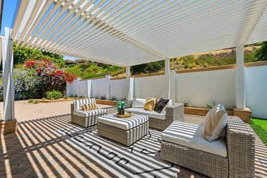 Just blocks from the sparkling shoreline of Mission Bay, this - photo 34