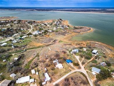 Waterfront retreat on sought-after Tanglewood Island, spanning - photo 37