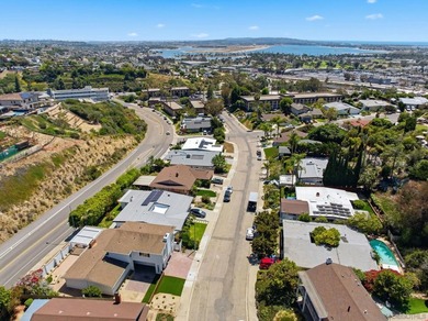 Just blocks from the sparkling shoreline of Mission Bay, this - photo 42