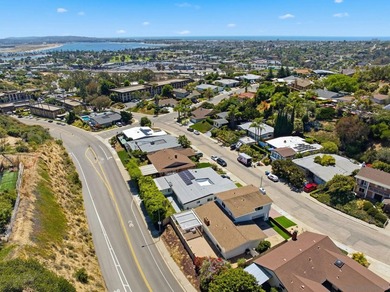 Just blocks from the sparkling shoreline of Mission Bay, this - photo 43