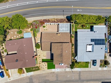 Just blocks from the sparkling shoreline of Mission Bay, this - photo 45