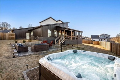 Talk about exciting price per foot! Open house 7/19! Modern - photo 1