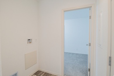 Clean and well-maintained 2 bed, 2 bath home in a quiet Roy - photo 6