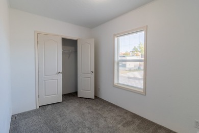 Clean and well-maintained 2 bed, 2 bath home in a quiet Roy - photo 7