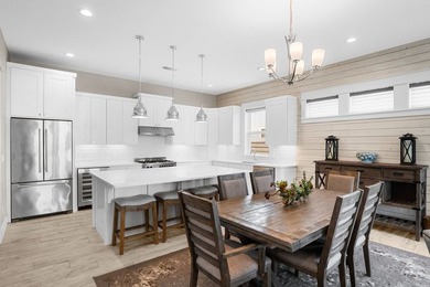 Effortless waterfront living begins here-this fully furnished - photo 17