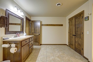Beautiful 3BR-3BA ranch built in 2012 on the full recreational - photo 29