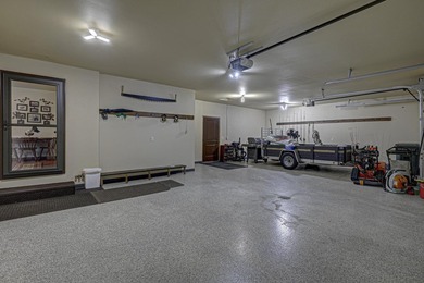 Beautiful 3BR-3BA ranch built in 2012 on the full recreational - photo 37