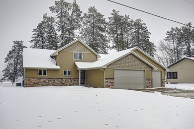 Beautiful 3BR-3BA ranch built in 2012 on the full recreational - photo 39