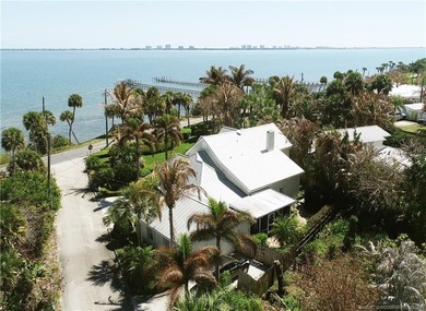 First Class 1904 Intracoastal Residence with the character of a - photo 3