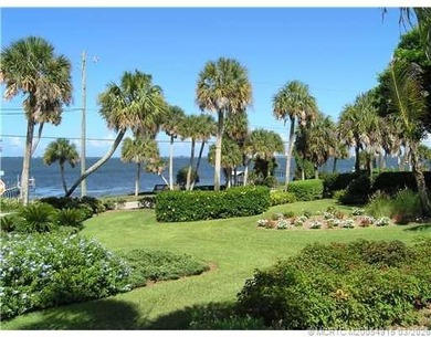 First Class 1904 Intracoastal Residence with the character of a - photo 4