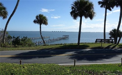 First Class 1904 Intracoastal Residence with the character of a - photo 9