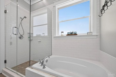 Canal-front, fully furnished 5BR/4.5BA beach home sleeps 17 and - photo 23