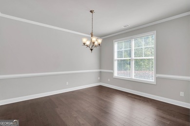 Beautifully maintained and freshly painted two-story home with a - photo 4