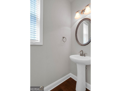 Beautifully maintained and freshly painted two-story home with a - photo 5
