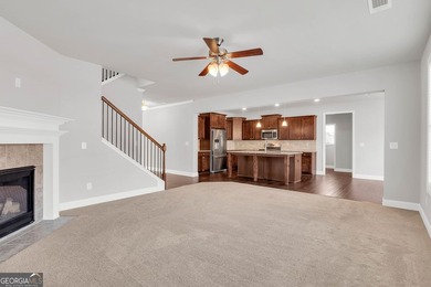 Beautifully maintained and freshly painted two-story home with a - photo 8