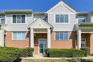 Lake Townhome/Townhouse For Sale in Addison, Illinois