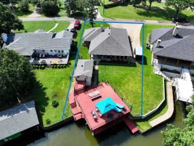 BEAUTIFUL WATERFRON HOME IN GATED AREA!! - photo 2